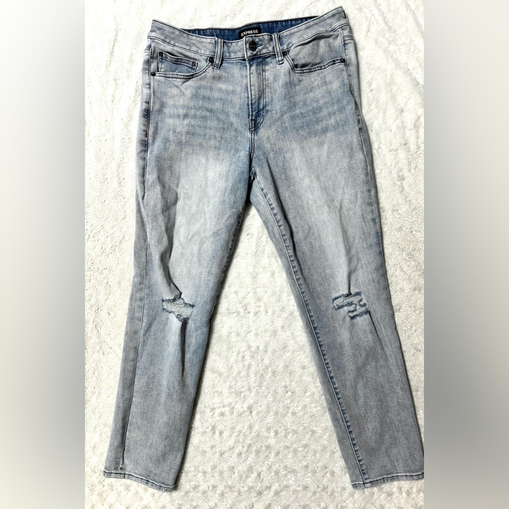 Express CONSCIOUS EDIT Men’s Light Blue Distressed Jeans